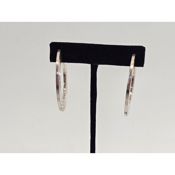 WN India Hicks Silver Tone The Essential Hoop Stud Earrings Statement Jewelry NW - Picture 6 of 8
